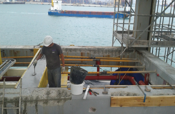 STRUCTURAL REPAIR OF REINFORCED CONCRETE OF JETTY <br> Port de Barcelona.